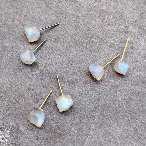 🆕 New Raw Rainbow Moonstone Crystal Stud Gemstone Earrings - Picture 6 of 8